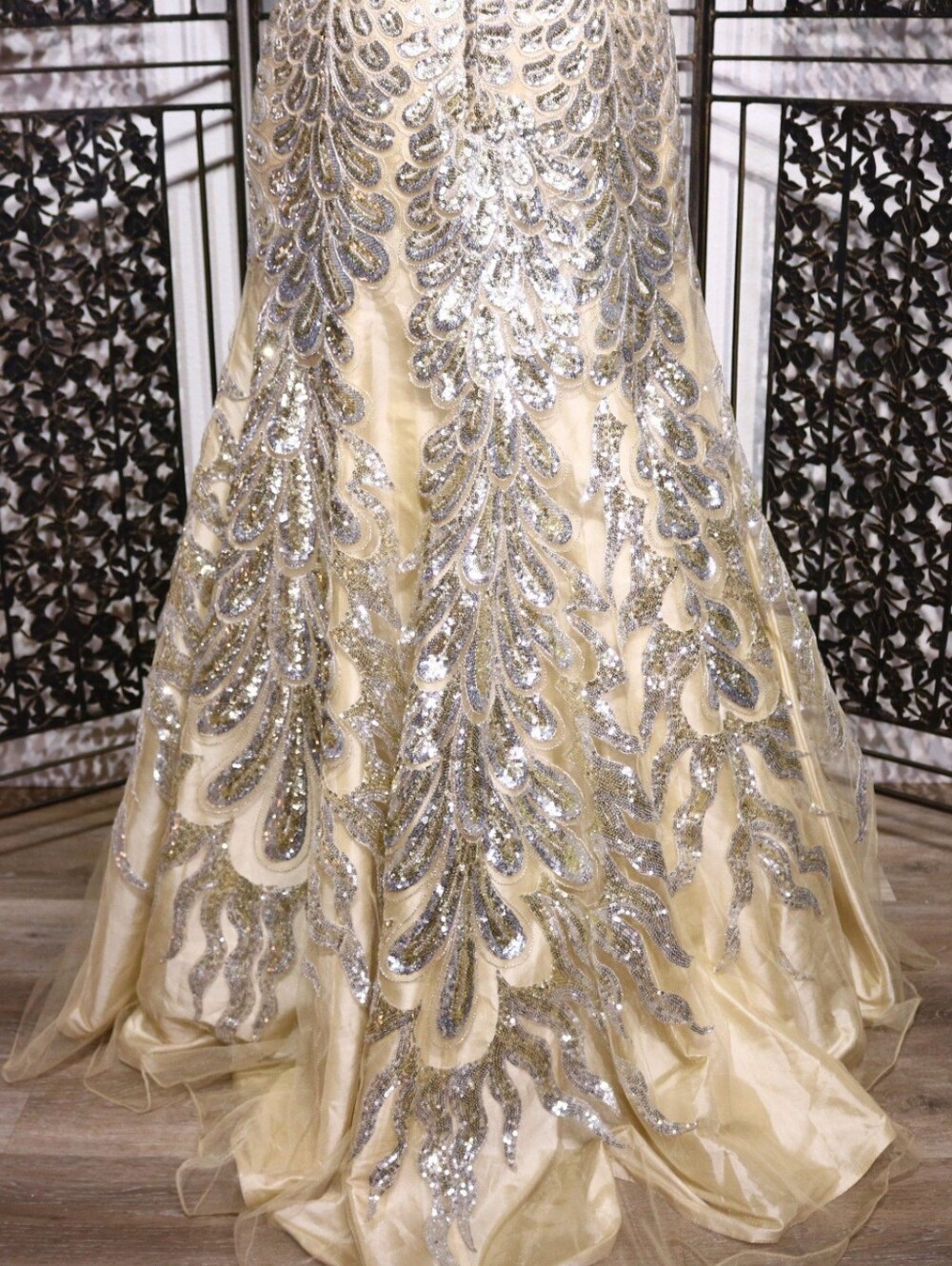 NWT Tony Bowls Gold Sequin Formal Gown Sz 10 Prom Wedding Pageant - Picture 5 of 16